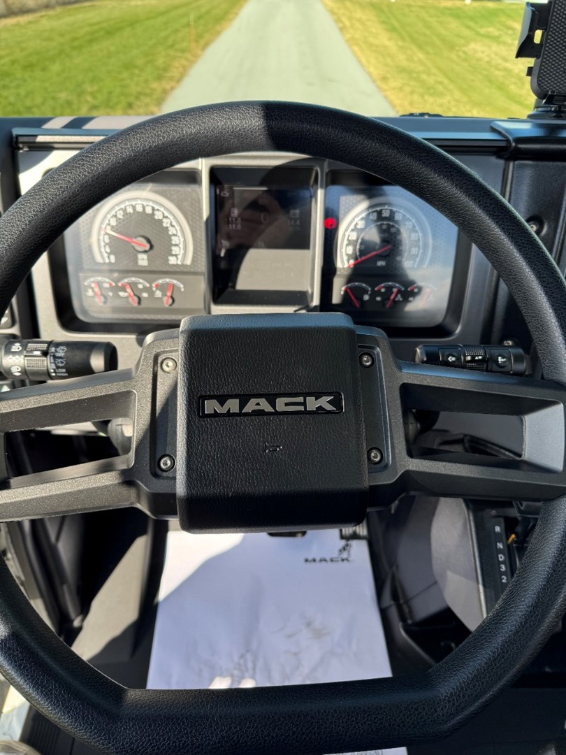 2024 MACK MD6 - USED TRUCKS FLAT BED - image 14